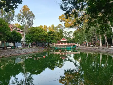 Le Thi Rieng Park / Tho Trang