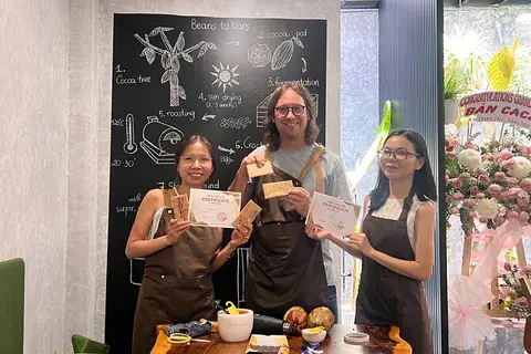 Bản Cacao Bean-to-Bar Chocolate Workshop