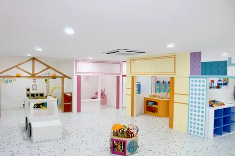 Penguin Kidsplay & Cafe Quận 12