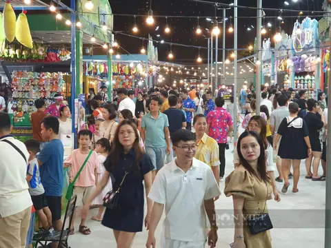 D-Joy at Saigon Riverfront Park