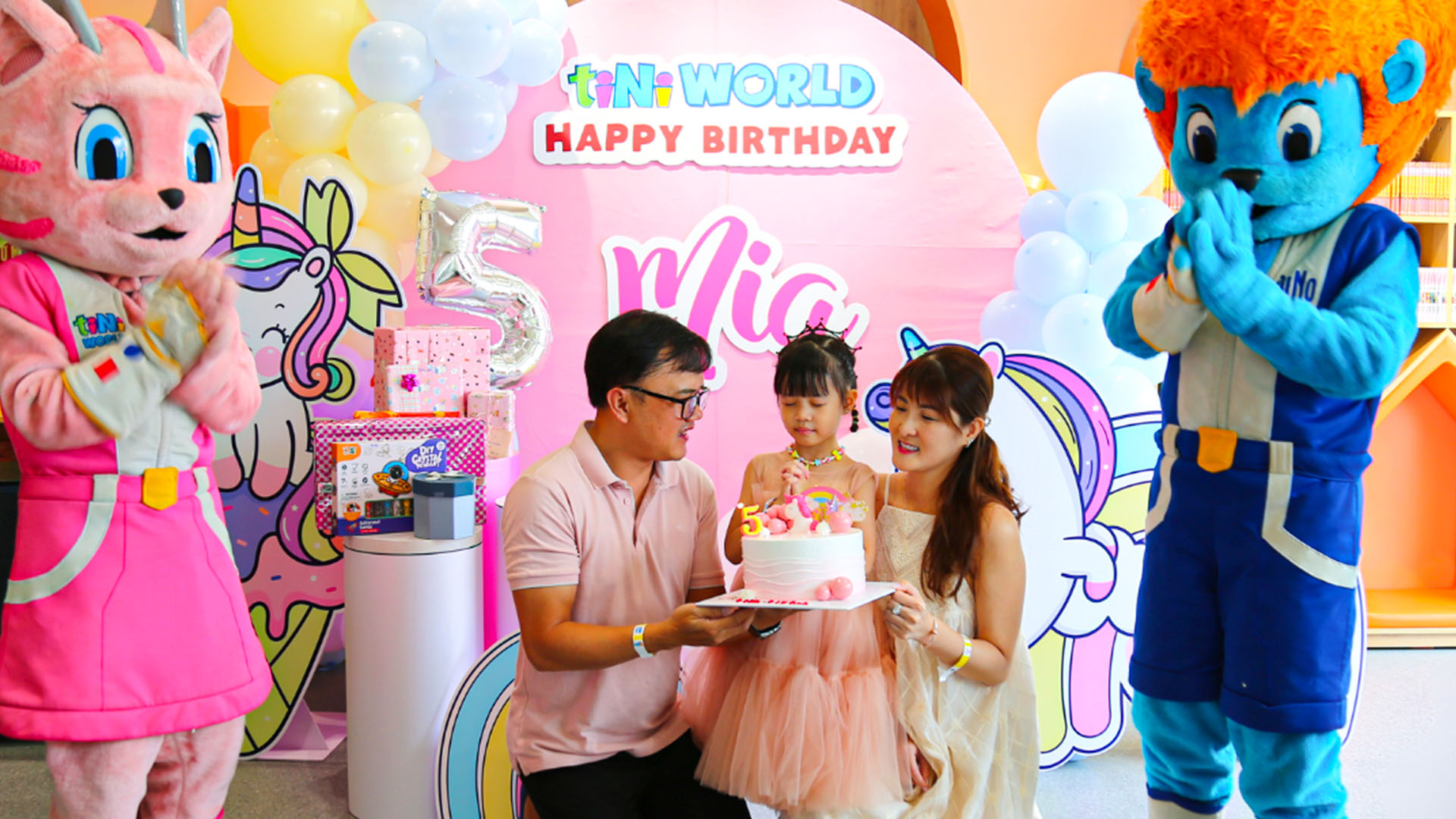 tiNiWorld Birthday Parties in HCMC